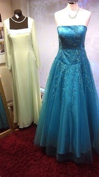 Posh Frocks and Parties vintage and classic evening gowns for sale 1206660 Image 3