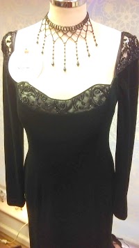 Posh Frocks and Parties vintage and classic evening gowns for sale 1206660 Image 8